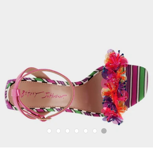 Shoes - Picture 4 of 4